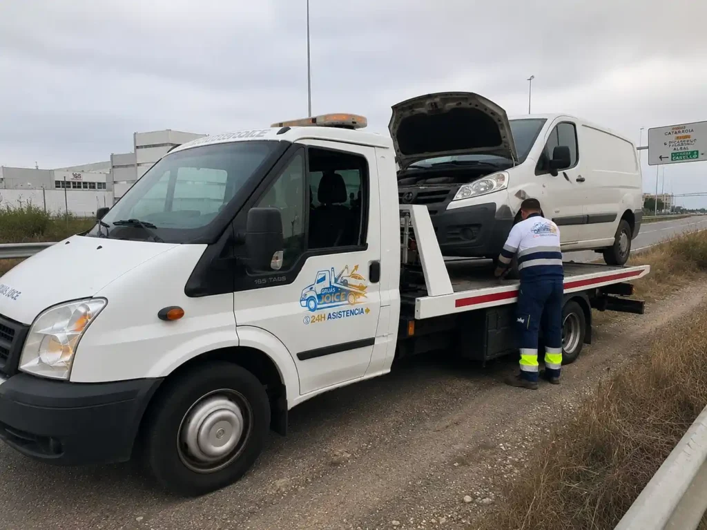Grúa en Catarroja 24h con asistencia en carretera