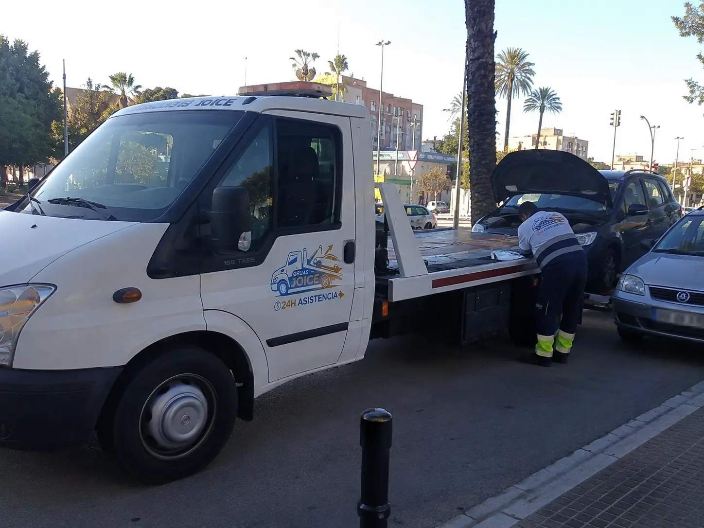 Grúa en Paterna 24h para transporte de vehículos
